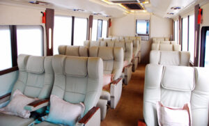 Read more about the article Sewa Bus Luxury Jagakarsa